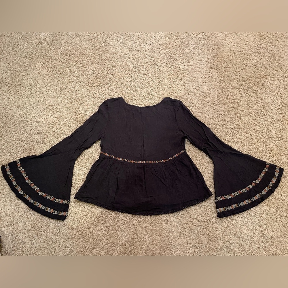 American Eagle Floral Embroidered Boho Peasant Top - Picture 2 of 6